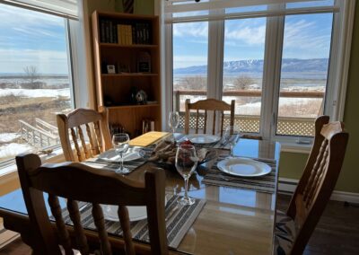 Chalet Berceau de l'Anse - Salle à manger lumineuse avec une magnifique vue fleuve