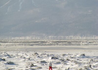 À l'extérieur du Berceau de l'Anse - Marchez sur les glaces en admirant le Massif